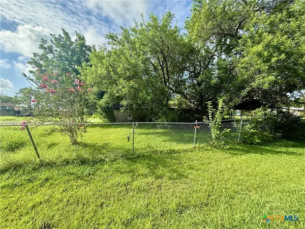 51 Bayou Drive, Port Lavaca, TX 77979