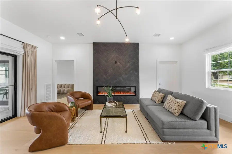 706 Kenilworth Boulevard, San Antonio, TX 78209 - #2
