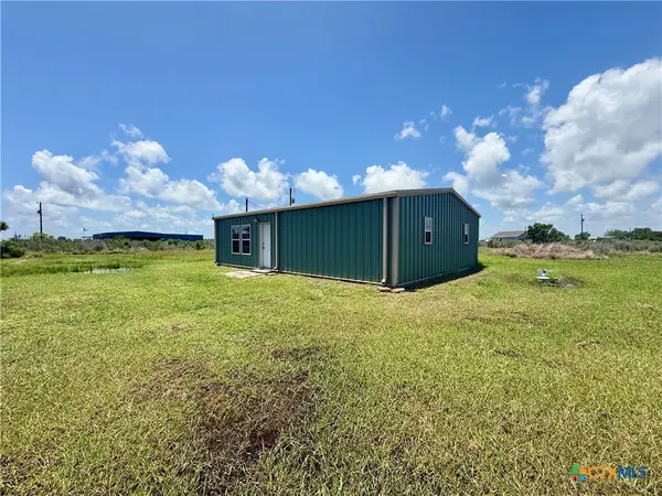 422 N Quailrun Avenue, Port Lavaca, TX 77979