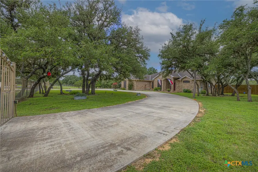 8472 Rolling Acres Trail, Fair Oaks Ranch, TX 78015 - #2