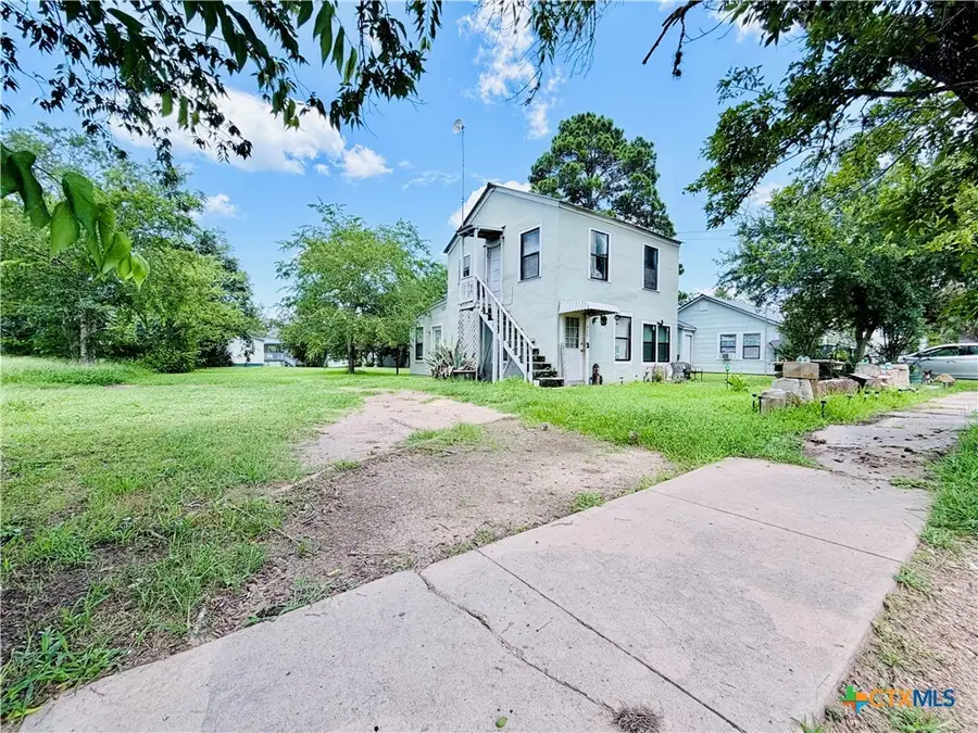409 N Avenue D, Waelder, TX 78959 - #2