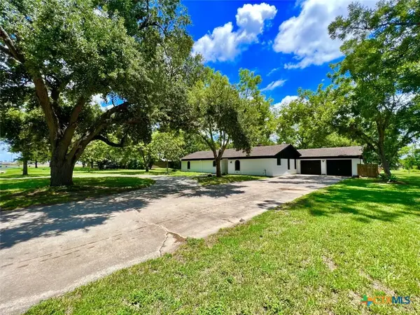 502 Bingham Road, Victoria, TX 77904