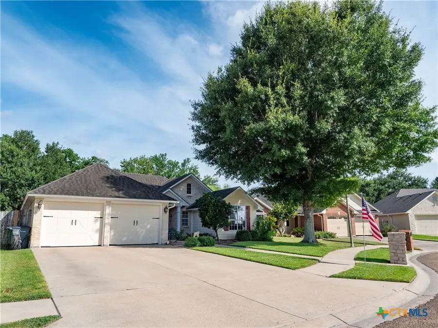 318 Green Gable Drive, Victoria, TX 77904 - #2