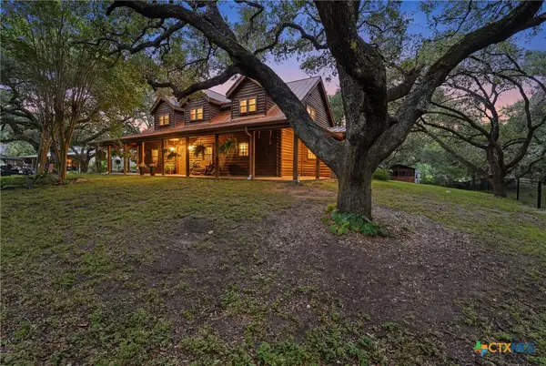 3275 Live Oak Road, Cuero, TX 77954