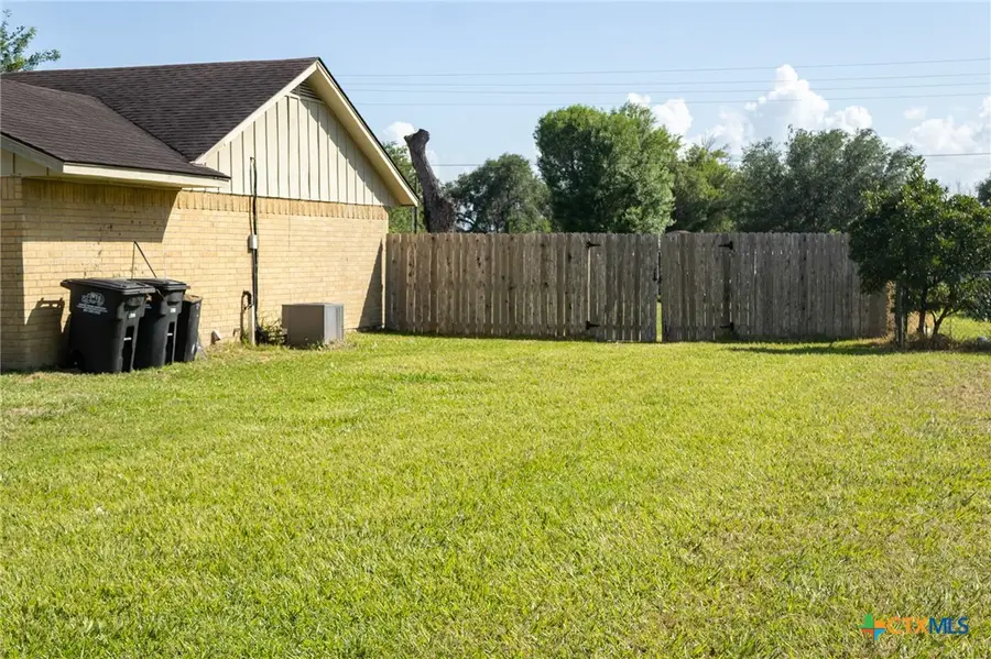 203 Elaine Street, Victoria, TX 77904 - #3
