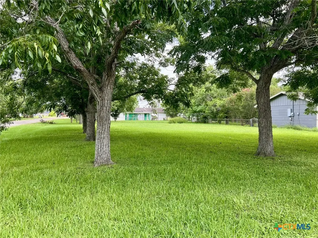 402 Hurst, Edna, TX 77957 - #1