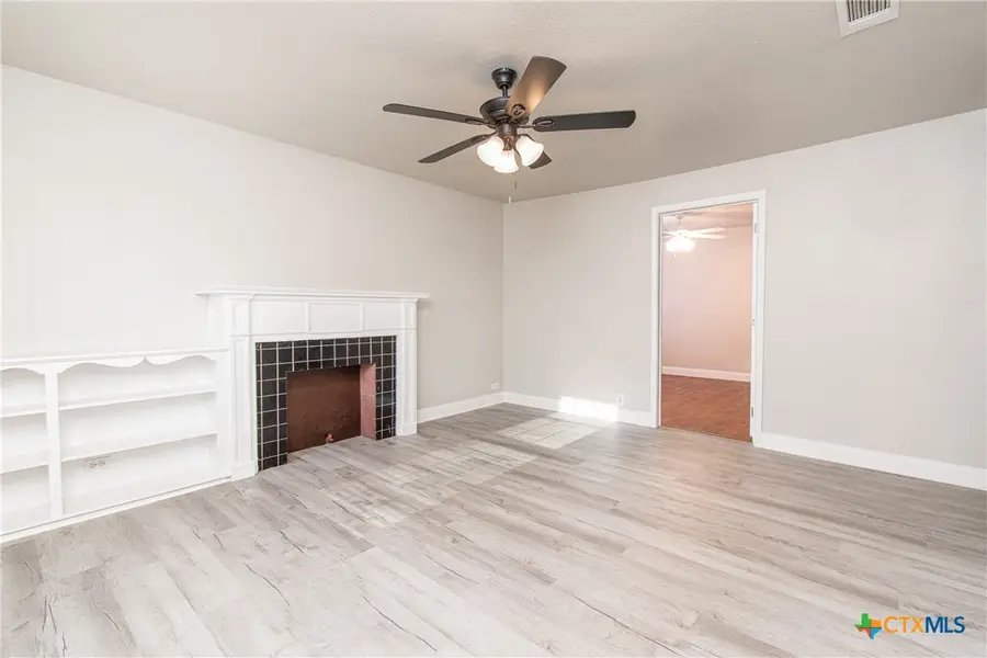 803 N 8th Street, Temple, TX 76501 - #2