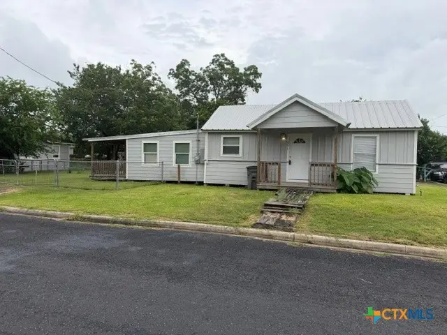 801 E Park Avenue, Victoria, TX 77901 - #1