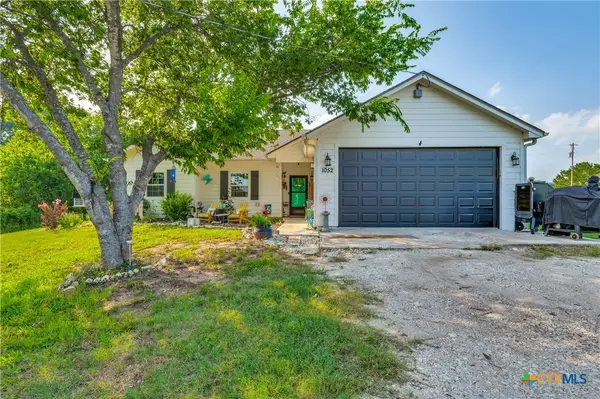 1052 Meandering Way, China Spring, TX 76633