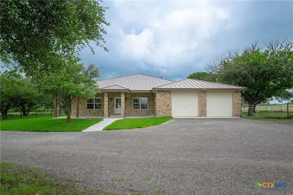1919 Wetz Road, Marion, TX 78124