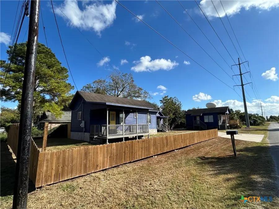 1017 W Nueces Street, Victoria, TX 77901 - #2