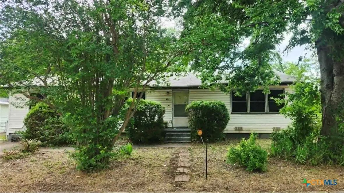 801 S 11th Street, Copperas Cove, TX 76522 - #1