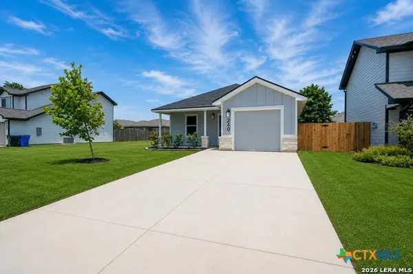 240 W Martindale St, Seguin, TX 78155