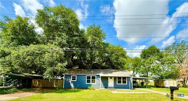 307 S East Street, Edna, TX 77957