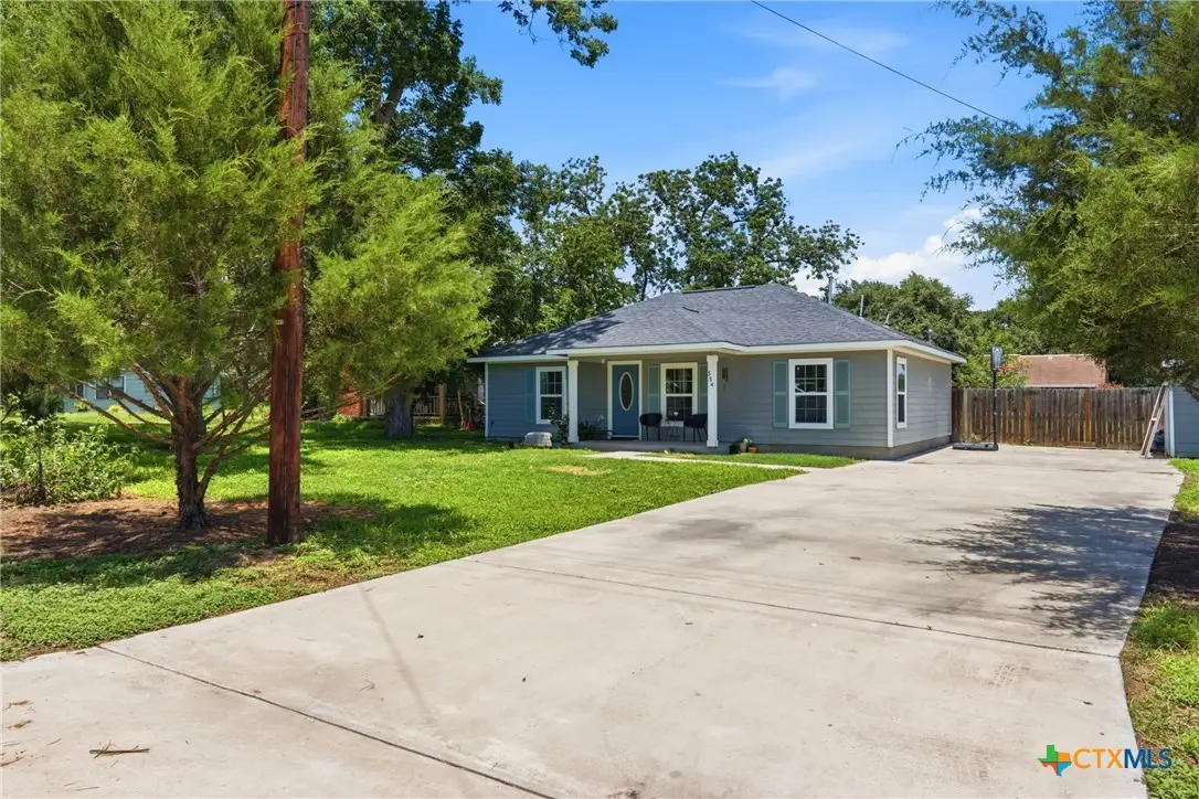 554 West Austin Street, Luling, TX 78648 - #1