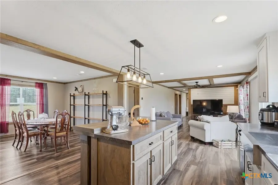 400 Lyon Road, Seguin, TX 78155 - #2