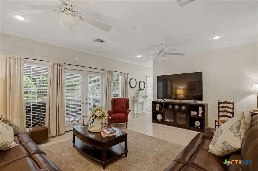 303 Perth Street, Victoria, TX 77904 - #2