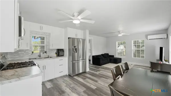 1407 N San Marcos Street, Seguin, TX 78155