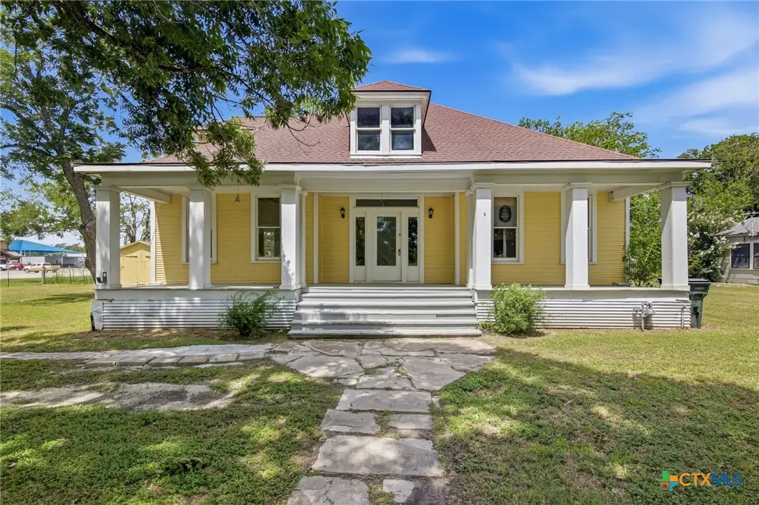 119 N West Street, Yorktown, TX 78164 - #1