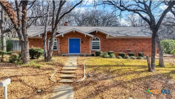 3801 Halifax Court, Arlington, TX 76013
