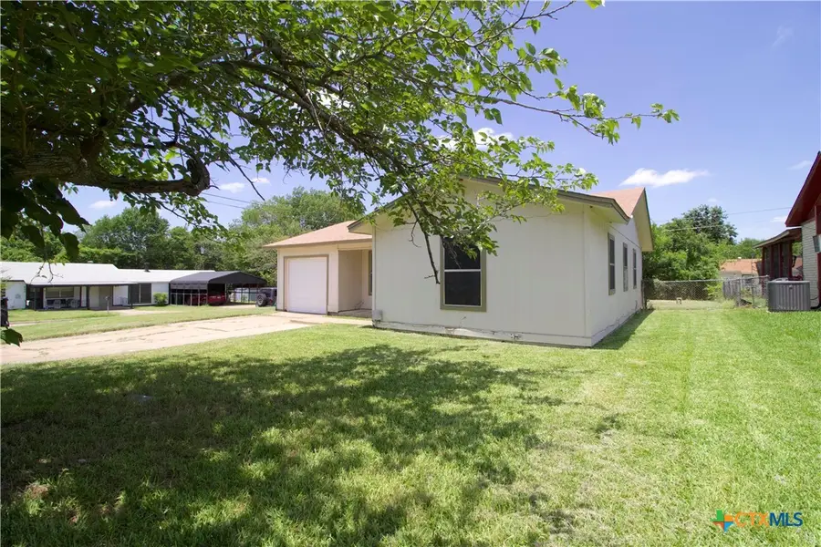 802 E Irvin Avenue, Temple, TX 76501 - #2