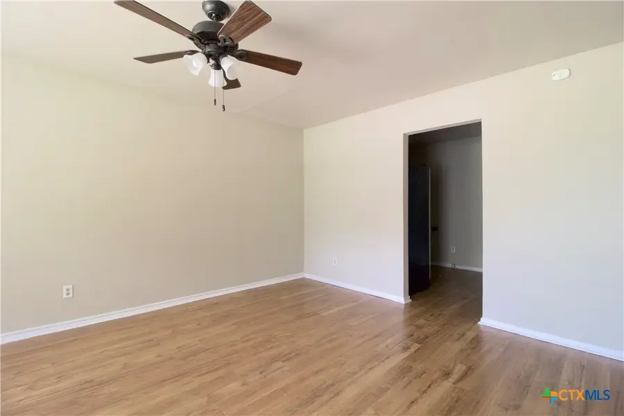 802 E Irvin Avenue, Temple, TX 76501 - #3