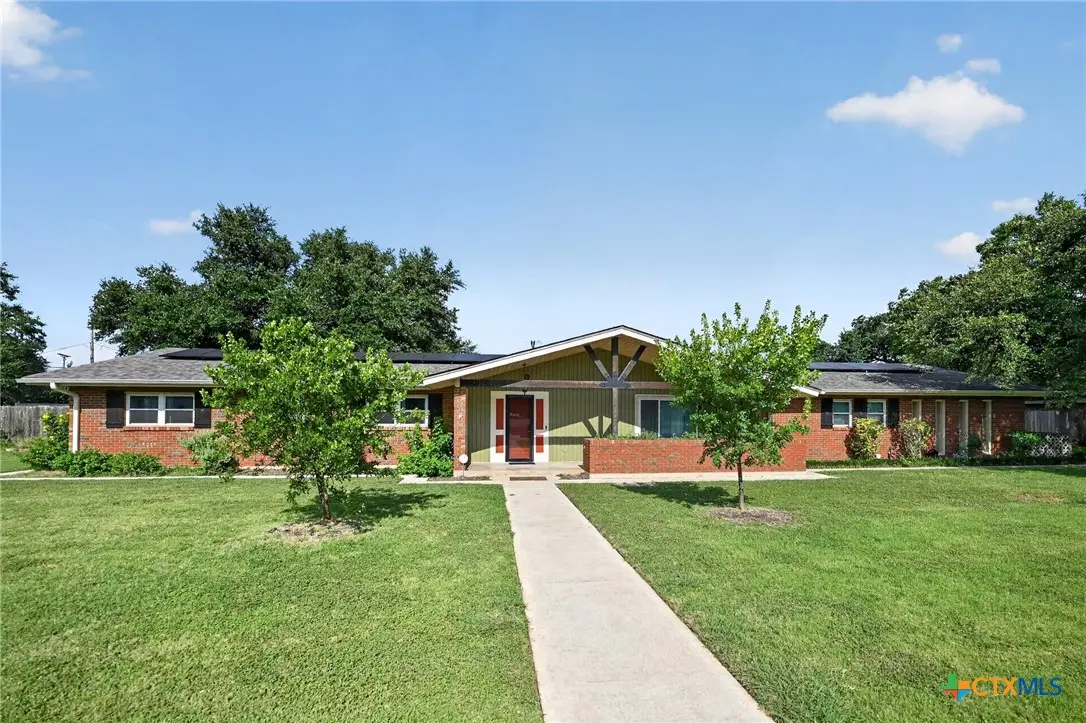 2210 N East Street, Belton, TX 76513 - #1
