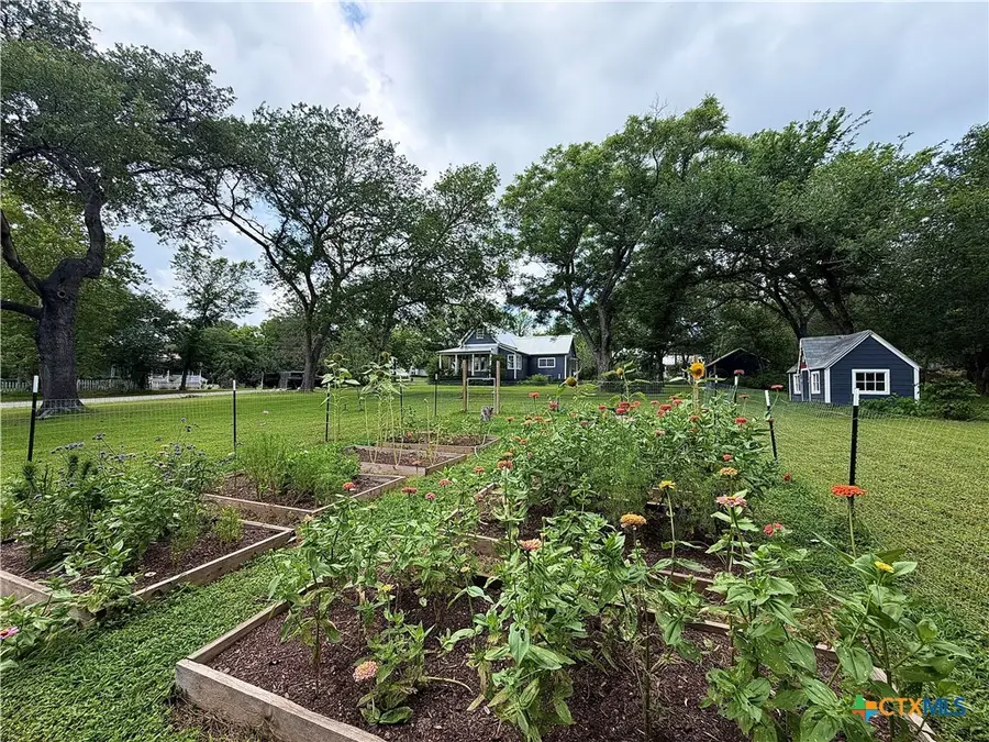 306 5th Avenue, Smithville, TX 78957 - #2