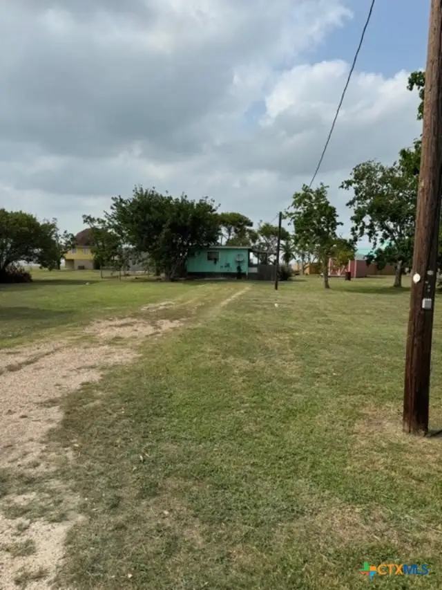 154 W Kruse Avenue, Port Lavaca, TX 77979 - #2