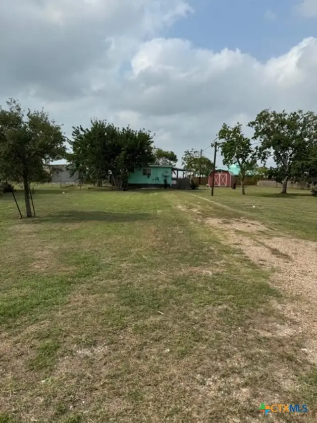 154 W Kruse Avenue, Port Lavaca, TX 77979 - #3
