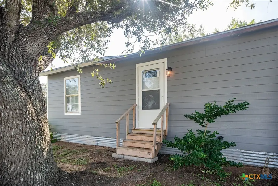 21 Mollnar Drive, Palacios, TX 77465 - #3