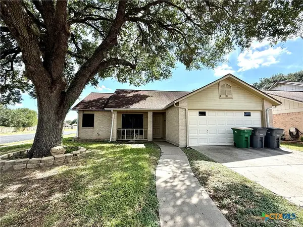 701 Queenswood Trail, Victoria, TX 77901