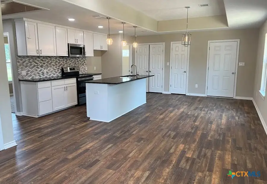 709 W Evans, Hearne, TX 77859 - #3
