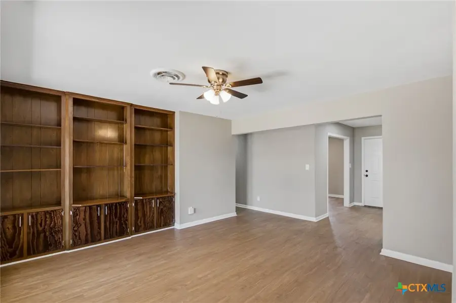 405 Hampshire Street, Victoria, TX 77904 - #3