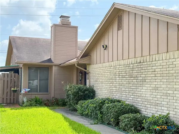 214 Rattan Drive, Victoria, TX 77901