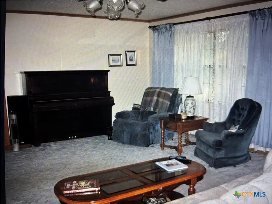 400 Grandview, Gatesville, TX 76528 - #2