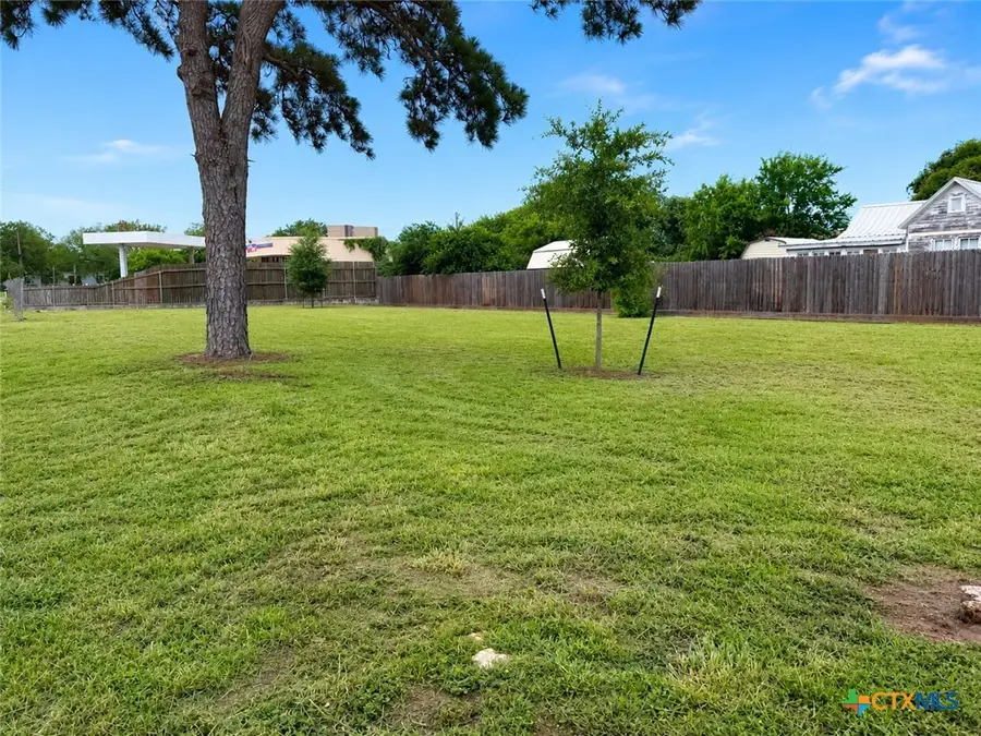 507 E River Street, Victoria, TX 77901 - #2