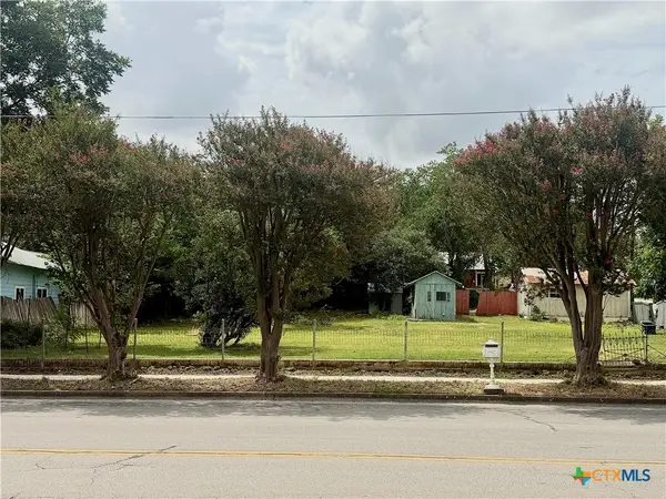 612 E Common Street, New Braunfels, TX 78130