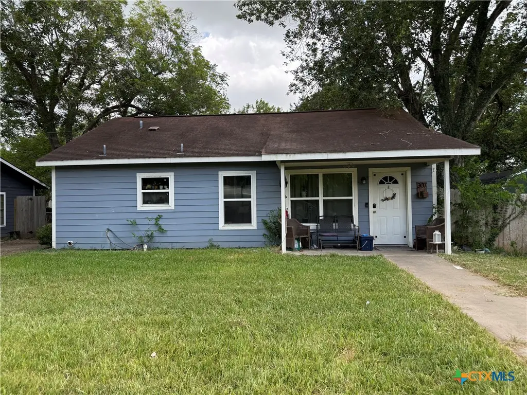 307 W Newman Street, Cuero, TX 77954 - #1