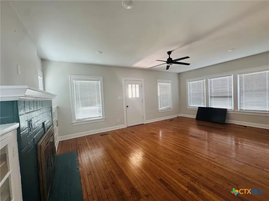 1012 E Main Street, Gatesville, TX 76528 - #3