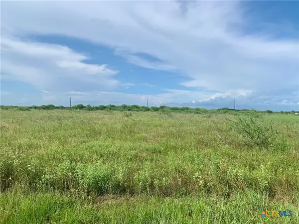 483 Shin Oak Road, Victoria, TX 77904