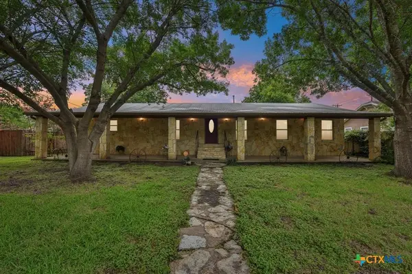 205 N Avenue E., Elgin, TX 78621