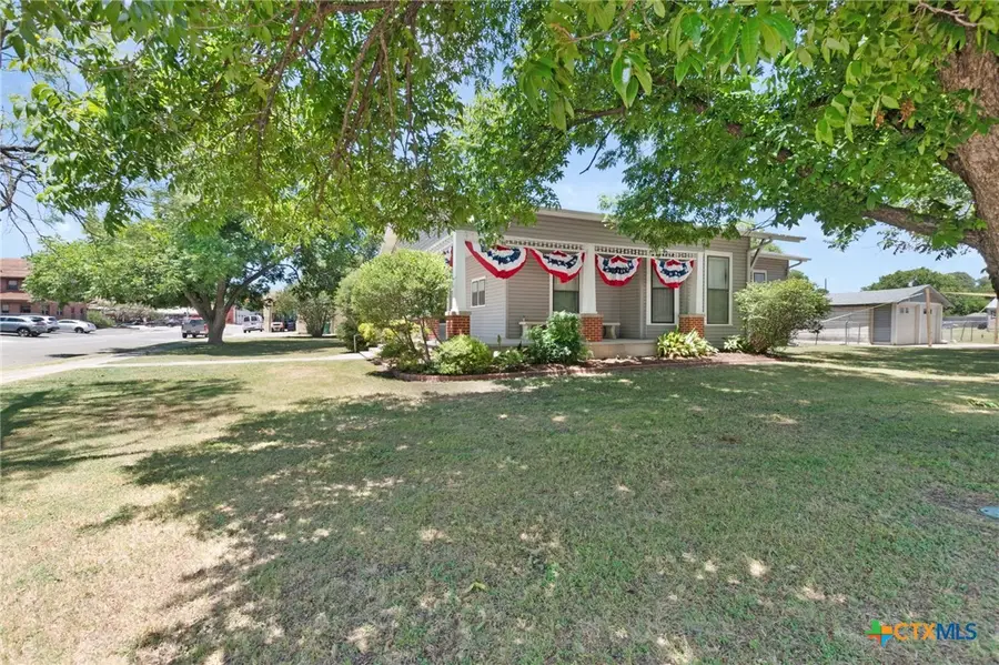 107 E 2nd Street, Lampasas, TX 76550 - #2