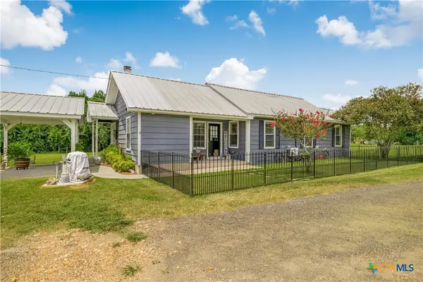 1363 Old Goliad Road, Victoria, TX 77905