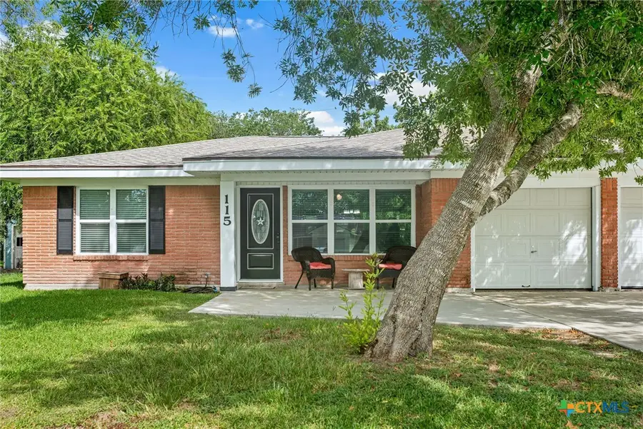 115 Burnet Street, Port Lavaca, TX 77979 - #2