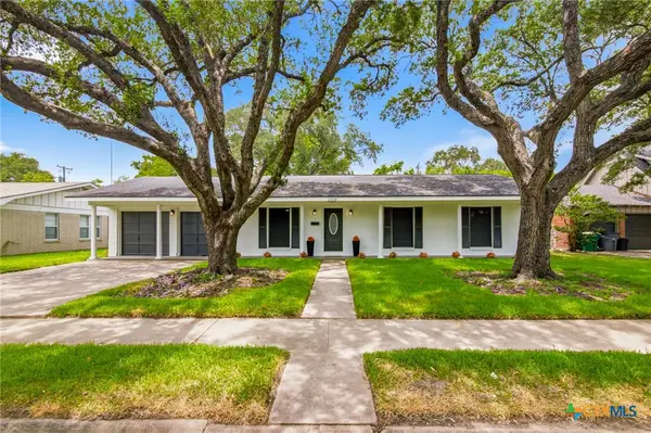 2308 E Loma Vista Avenue, Victoria, TX 77901