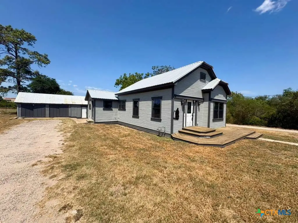 134 E North Street, Goliad, TX 77963 - #1