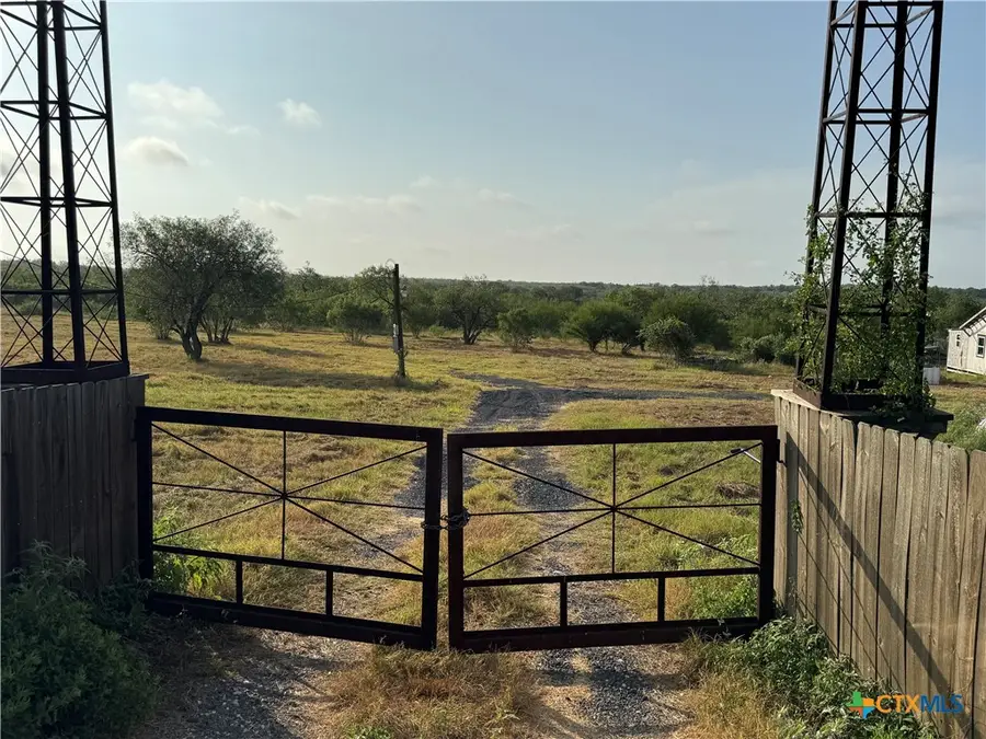 2865 Fm 1150, Kingsbury, TX 78638 - #2