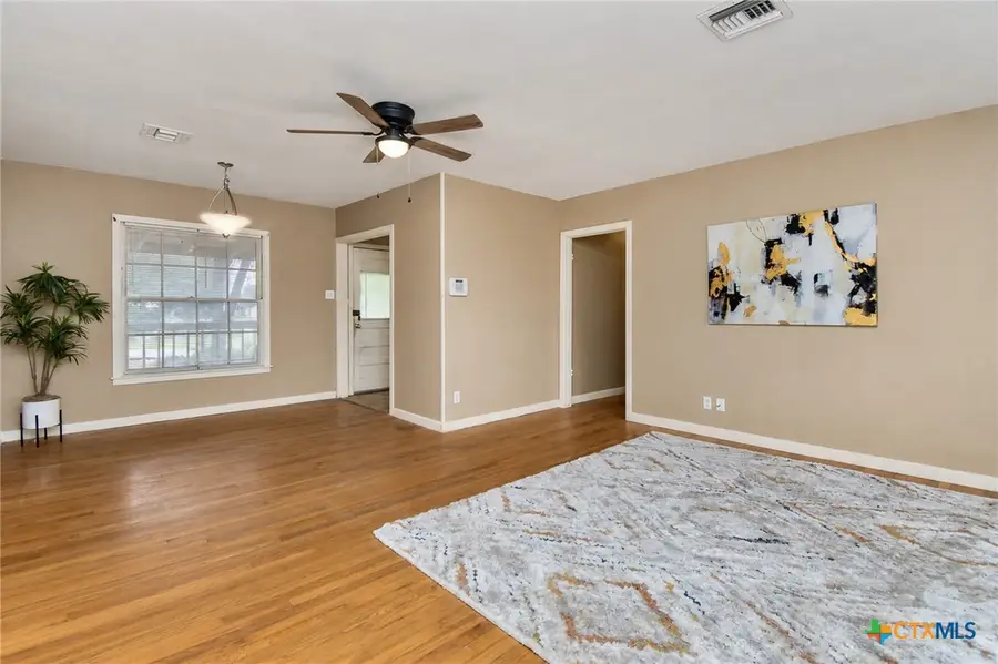 606 E Mesquite Lane, Victoria, TX 77901 - #3