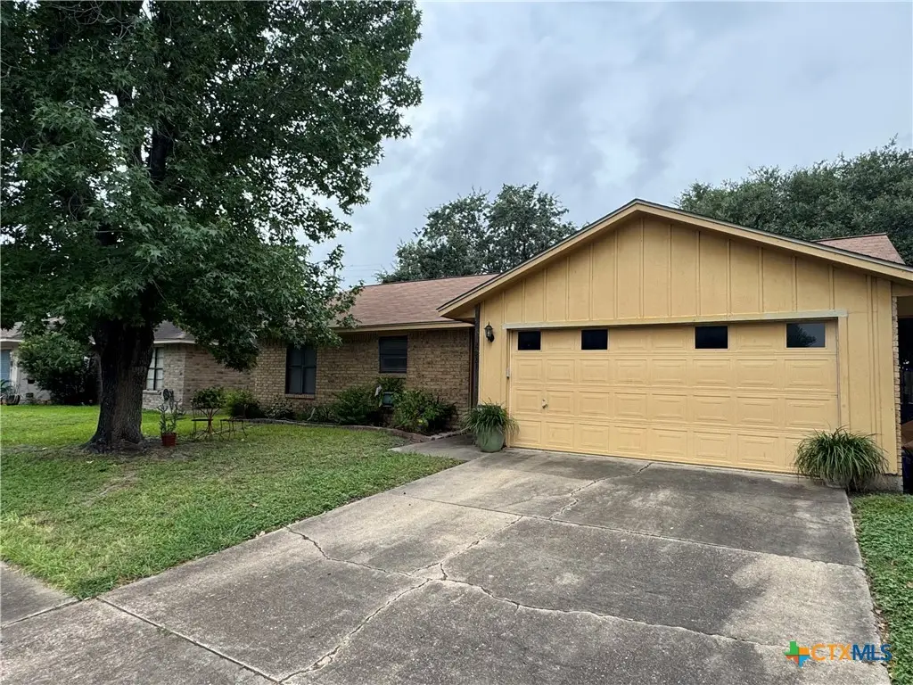 202 Vanessa Lane, Victoria, TX 77901 - #1